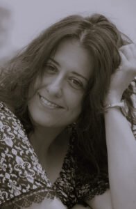 Haroula Elia: singer, songwriter